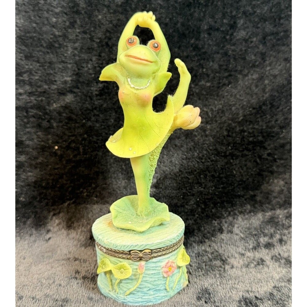 Frog Ballerina Dancing Dance Vintage Resin Hinged Trinket Box Flower Whimsical